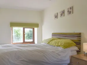 2 bedroom accommodation in Thorncombe, near Broadwindsor - Image 4