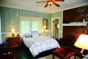 Arts & Crafts Cottage In Picturesque Bayside, Maine - Image 5