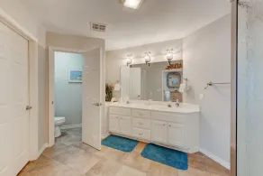 Off the Hook-Pet friendly & fully fenced grass area! Pool & Golf Cart Accessible - Image 3