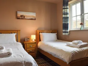 2 bedroom accommodation in Filey - Image 5