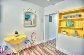 Casa Colorida: Private Pool & 10 min to Fort Lauderdale Beach and Las Olas - Image 2