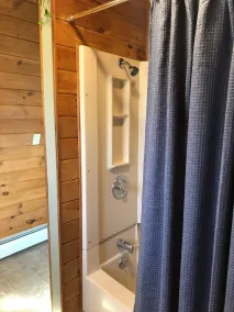 Rustic and charming apartment above detached log garage. 10 mins from<br>A.S.V. - Image 2