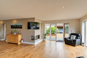 Holiday Home in Weston-super-mare, No Deposit - Image 3