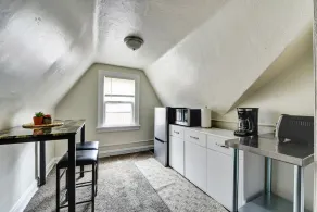Historic District 1BR on 3rd Floor near Cleveland Clinic ~ Quiet & Safe - Image 5