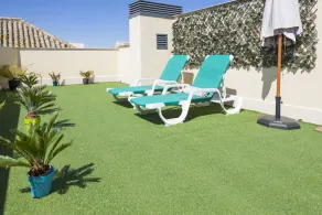 Very spacious and comfortable apartment. Private patio and sundeck with views - Image 5