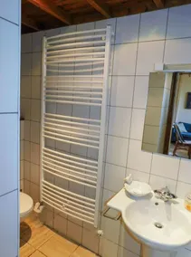 Private heated pool, quiet, short drive to historical towns, shops, wine tasting - Image 2