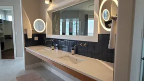 Fantastisk utsikt och enkel tillgång till sjön från din privata Waterfront Resort! - Image 3