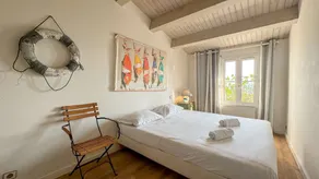 Superb villa with sea view with private parking - Image 5