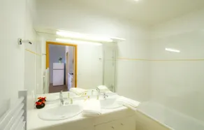 Wifi, 50m from ski slopes, tv, ski locker, 54-56m², Morillon - Image 3