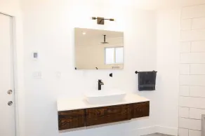 Beautiful quiet space located in the heart of Merritt suburbs. - Image 4
