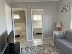 2 Bedroom Suite with kitchen - Image 3