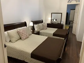 Spacious and Beautiful Colonial  Apartment - Image 5