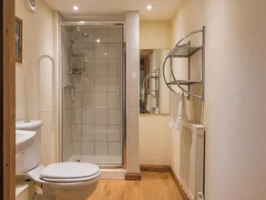 3 bedroom accommodation in Hollingbourne - Image 3