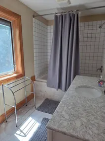 Loguns Landung, Powell Lake, Interior Update im Jahr 2014 - Image 4
