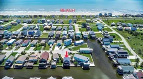 Beautiful 3-bedroom home on the Canal with patio. - Image 3
