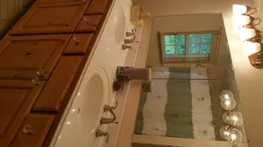 Little lake house/ Fish cabin get away - Image 3