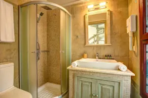 Apartamento vacacional con barbacoa, piscina privada y jardín | Vistas al mar - Image 2