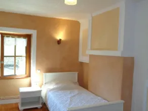 Casa rural de 132 m² con chimenea y jardín en Renaison - Image 5