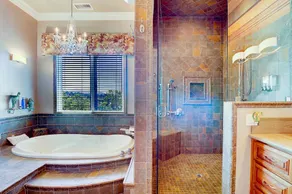 1 STORY ARTISTIC MASTERPIECE W/ AMAZING VIEWS! GORGEOUS POOL W/SAFETY FENCE OPT. - Image 4