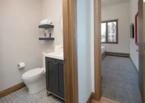 Luxurious and newly remodeled ski-in/ski-out with gorgeous views!! - Image 5