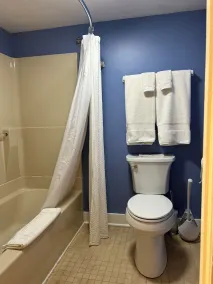 The Presidential Suite on second floor quiet peaceful Driftless Region - Image 4