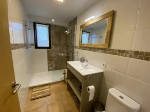 Spacious three-bedroomed country villa with large gardens and swimming pool - Image 2