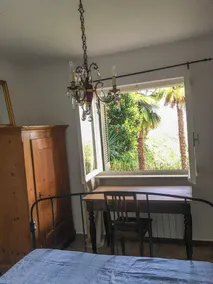 2-værelses lejlighed med en stor privat have, terrasse og udsigt over søen - Image 5