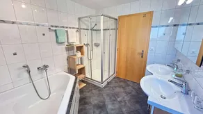 Bedroom Retreat in Saas Valley - Image 2