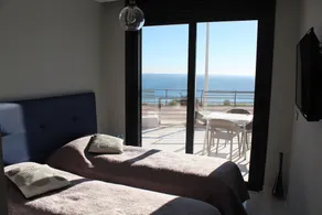Sea View Infinity Apartment avec jacuzzi privé sur une plage de sable de 8 km - Image 5