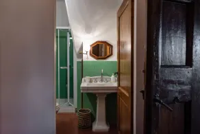 Beautiful house on garden with shared pool just a few minutes Siena Tuscany - Image 4