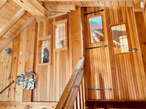 North Shore Timber Home ~ Minuten in die Stadt ~ 5 Morgen Privatsphäre! - Image 2