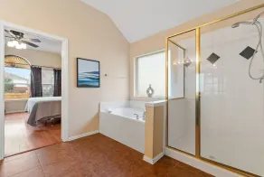 Large Comfy  4BR Retreat/Great Location ~Fam/Group - Image 3