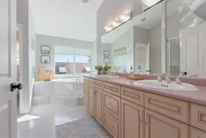 Oceanfront Home with Amazing Views, and Easy Beach Access - Image 4