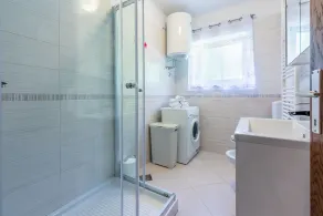 House Vicky - Image 3