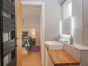 Drapers Cottage - Image 3