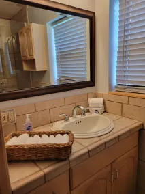 LAKEFRONT HOME NEAR ALL ATTRACTIONS - Image 3