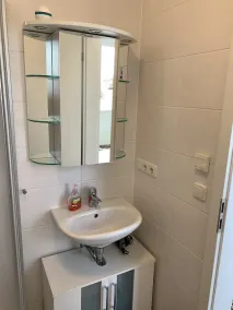 Nice apartment approx. 25sqm with small terrace. 5 minutes walk to the S-Bahn - Image 4