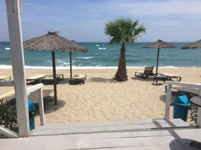 Appartement ensoleillé 2 chambres sur le port avec vues superbes, 10 min à pied de la plage - Image 4