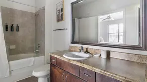 Landing Apartments Houston - Liberty Lakes - Image 5