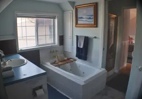 Downtown Beach Cottage - Clean, 2 bed/2bath - Dog friendly-3 blks from beach. - Image 2