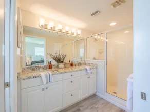 Gorgeous beach house on Venice Island, heated pool, min away from private beach! - Image 2