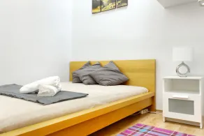 AWESOME loc'n by Operahouse, charming Apartment, Lux on budget - Image 4