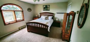 Spacious family home with quick & easy access to outdoor trails. - Image 5