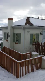 Lake Front 1 bedroom upstairs apartment above 2 bedroom cottage. - Image 5