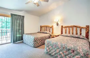 Starved Rock’s Luxury Cabin - Image 4