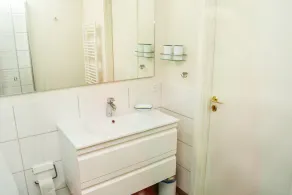 Holiday house with a wonderful view of the sea and a large garden, free WiFi - Image 2