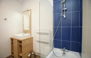 Piscine Extérieure Chauffée | Appart accueillant - Image 5