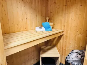 100 m to the beach | sauna & sauna scents | firewood | whirlpool | WLAN | beach chair - Image 2
