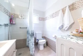Elysium Villanova Apartment near Airport - Image 4