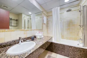 Exquisite 1BR in Sadaf, Jumeirah Beach Residence by Deluxe Holiday Homes - Image 3